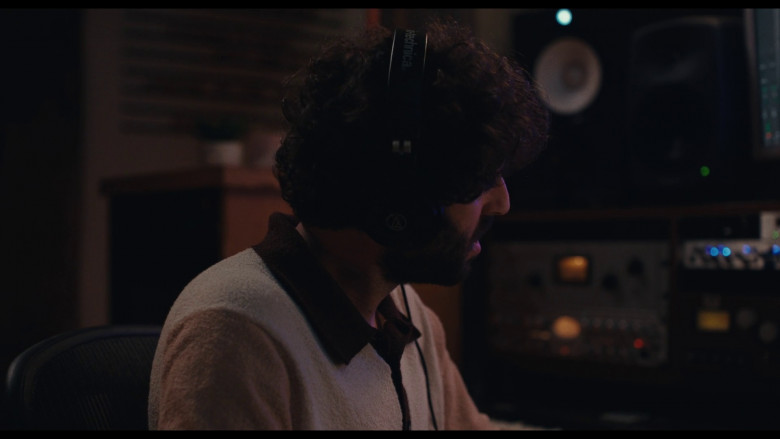Audio-Technica Headphones of Lil Dicky in Dave S03E10 "Looking for Love" (2023) - 375673