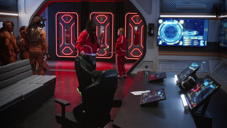 DXRacer Gaming Chairs in Stars on Mars S01E01 "The Experiment Begins" (2023) - 378704