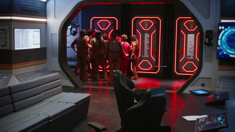 DXRacer Gaming Chairs in Stars on Mars S01E01 "The Experiment Begins" (2023) - 378705