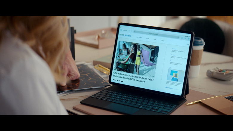 Apple iPad Tablets in Glamorous S01E04 "Cash Only" (2023) - 380509