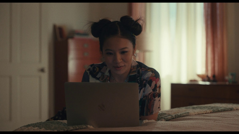 Apple MacBook Laptop Used by Christine Ko as Emma in Dave S03E10 "Looking for Love" (2023) - 375662