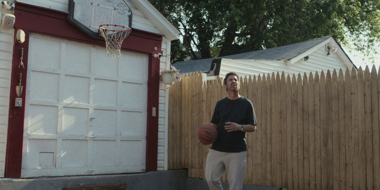 Spalding Basketball Ball in Somewhere in Queens (2022) - 377052
