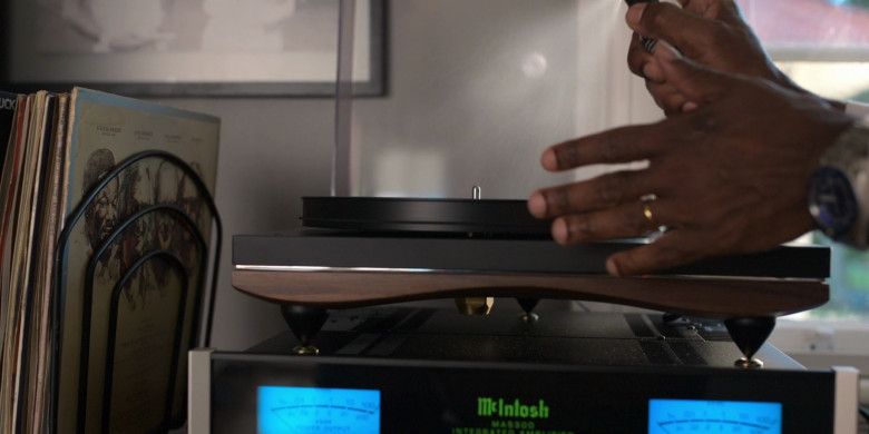McIntosh Labs Audio System in Swagger S02E01 "The World Ain't Ready" (2023) - 381240