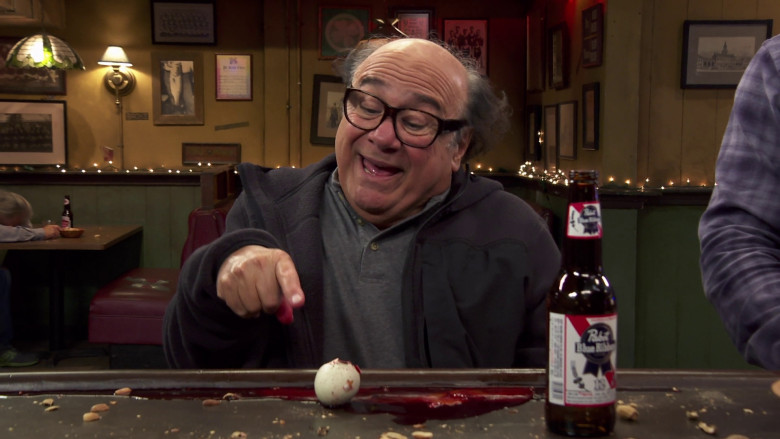 Pabst Blue Ribbon Beer in It's Always Sunny in Philadelphia S16E03 "The Gang Gets Cursed" (2023) - 379197
