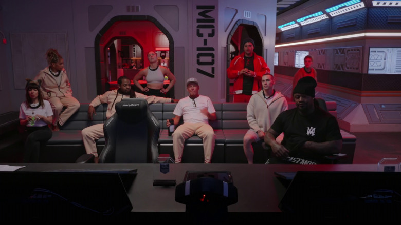 DXRacer Gaming Chairs in Stars on Mars S01E02 "Water Crisis" (2023) - 378734