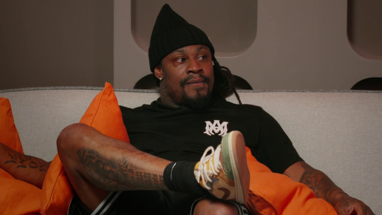 Beast Mode Shorts and Nike Sneakers of Marshawn Lynch in Stars on Mars S01E02 "Water Crisis" (2023) - 378726