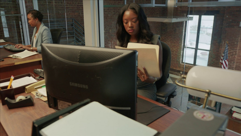Samsung Monitor in Judge Me Not S01E04 "The Stupid Tax" (2023) - 379208