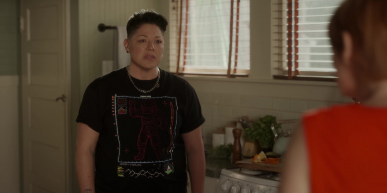 Billionaire Boys Club Xray T-Shirt Worn by Sara Ramirez as Che Diaz in And Just Like That... S02E03 "Chapter Three" (2023) - 381724