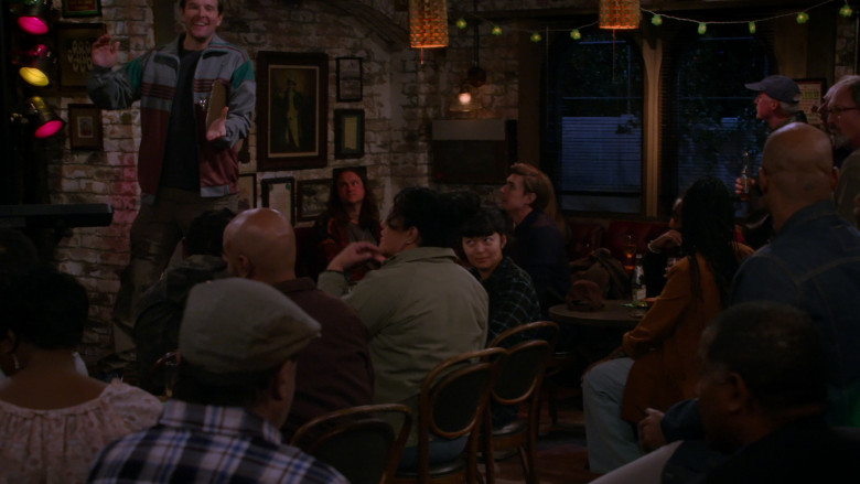 Miller High Life Beer in How I Met Your Father S02E16 "The Jersey Connection" (2023) - 379921