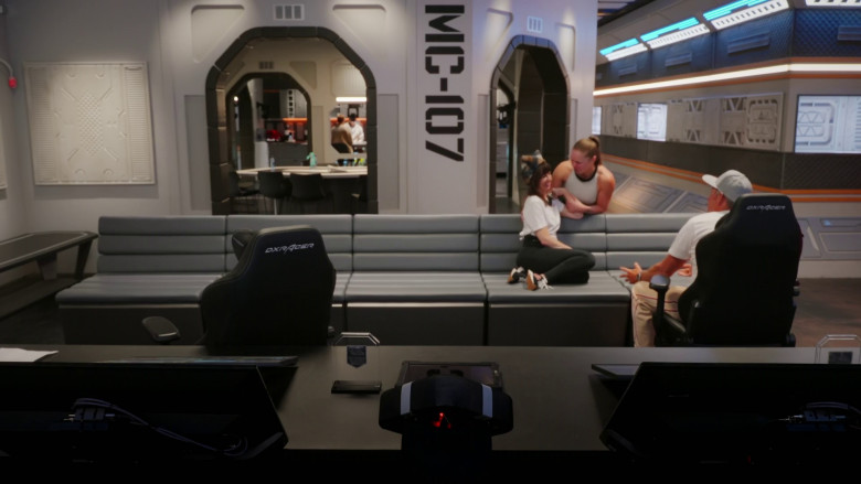 DXRacer Gaming Chairs in Stars on Mars S01E02 "Water Crisis" (2023) - 378737