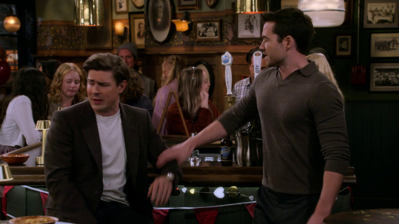 Blue Moon and Miller Lite Beer in How I Met Your Father S02E14 "Disengagement Party" (2023) - 376864