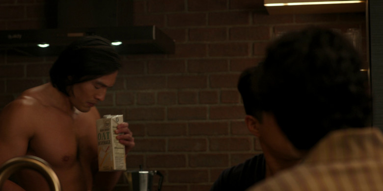 Trader Joe's Non Dairy Oat Beverage in With Love S02E01 "Christmas Eve" (2023) - 375991
