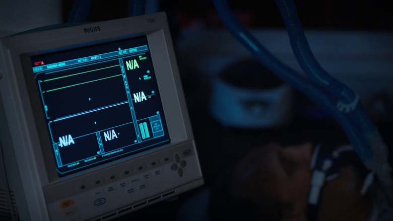 Philips V26C Patient Monitor in Manifest S04E17 "Threshold" (2023) - 375874