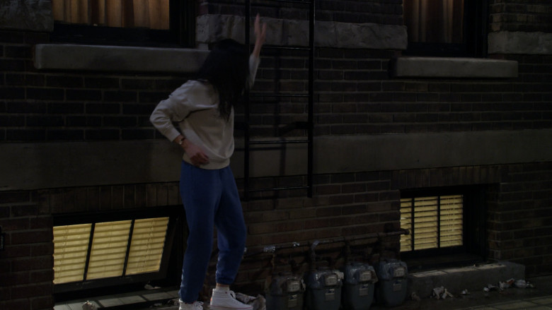 Vans Hi White Shoes Worn by Tien Tran as Ellen in How I Met Your Father S02E17 "Out of Sync" (2023) - 381460
