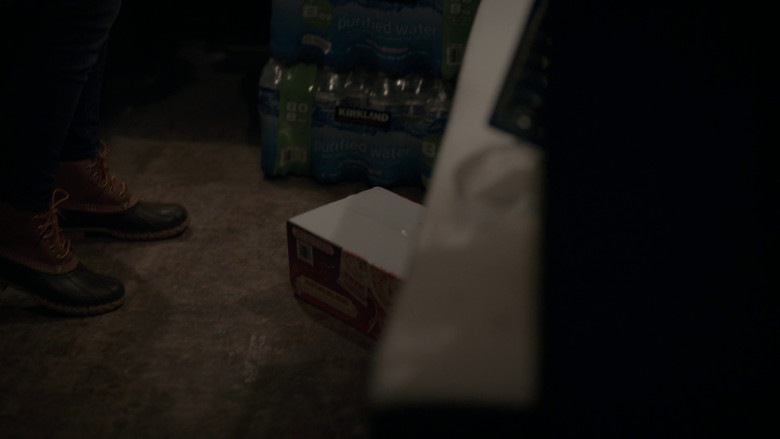 Kirkland Signature Purified Water Bottles in Manifest S04E19 "Formation" (2023) - 375909