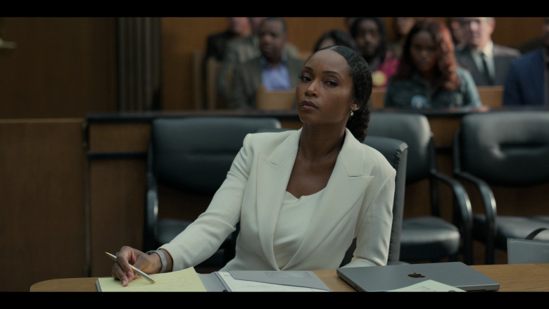Apple MacBook Pro Laptop Used by Actress in The Lincoln Lawyer S02E03 "Conflicts" (2023) - 382486