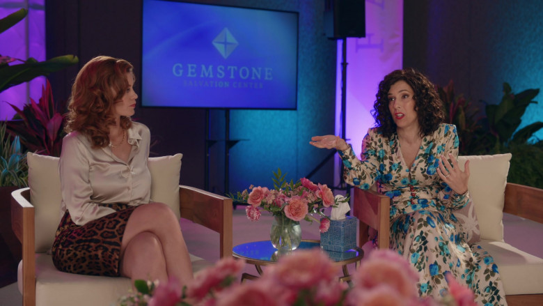 Up & Up Facial Tissues in The Righteous Gemstones S03E06 "For Out of the Heart Comes Evil Thoughts" (2023) - 384437