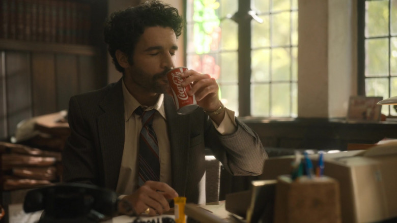 Coca-Cola Can in The Crowded Room S01E08 "Reunion" (2023) - 383939