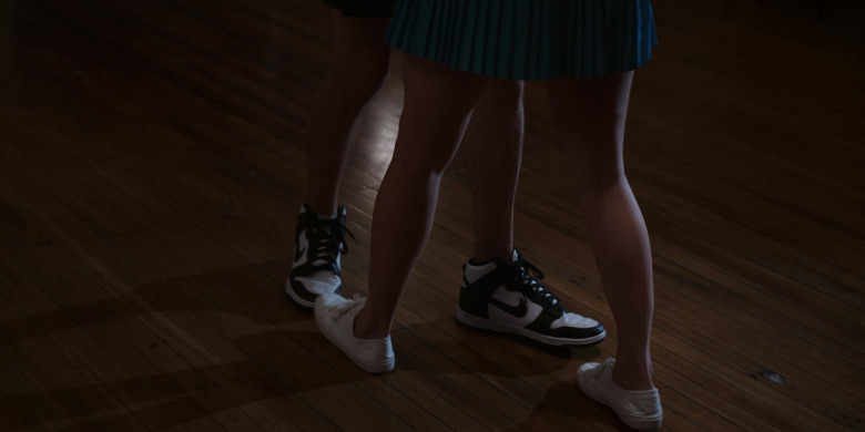 Nike Sneakers in The Summer I Turned Pretty S02E05 "Love Fool" (2023) - 386434