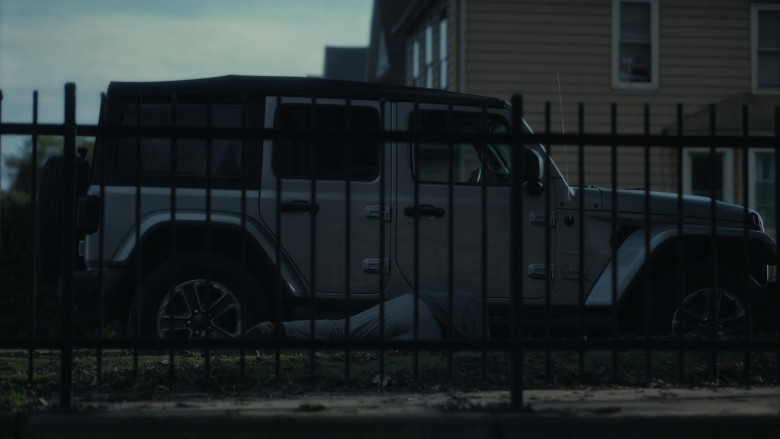 Jeep Wrangler Sahara Car in 61st Street S02E05 "Two Truths and a Lie" (2023) - 385446