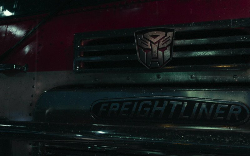 Freightliner FLA / Optimus Prime Autobot in Transformers: Rise of the Beasts (2023)
