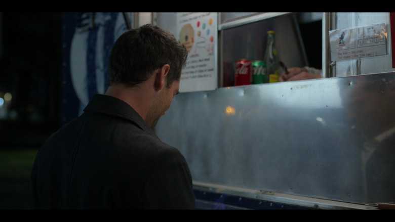 Coca-Cola, Sprite and Topo Chico Drinks in The Lincoln Lawyer S02E03 "Conflicts" (2023) - 382493