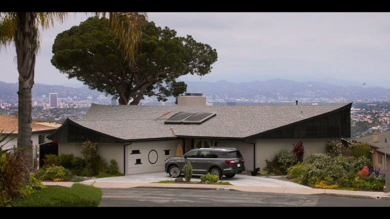Lincoln Navigator Full-Size Luxury SUV in The Lincoln Lawyer S02E02 "Obligations" (2023) - 382460