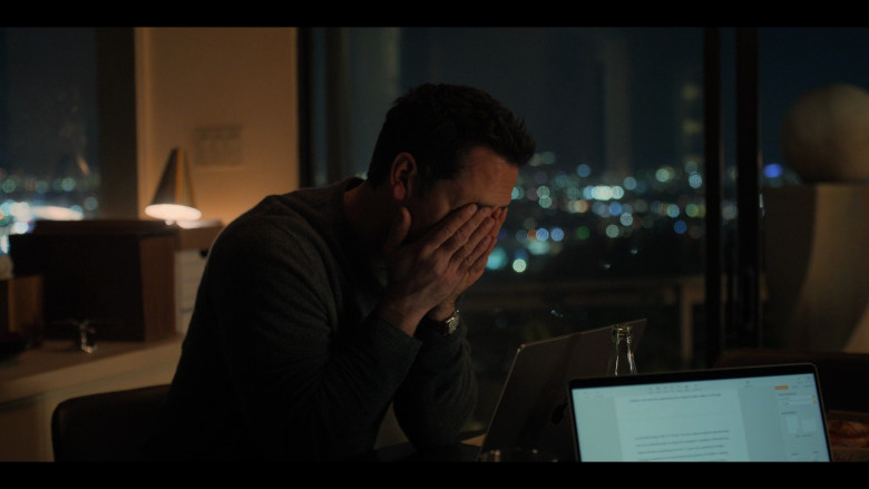 Apple MacBook Laptops in The Lincoln Lawyer S02E04 "Discovery" (2023) - 382517