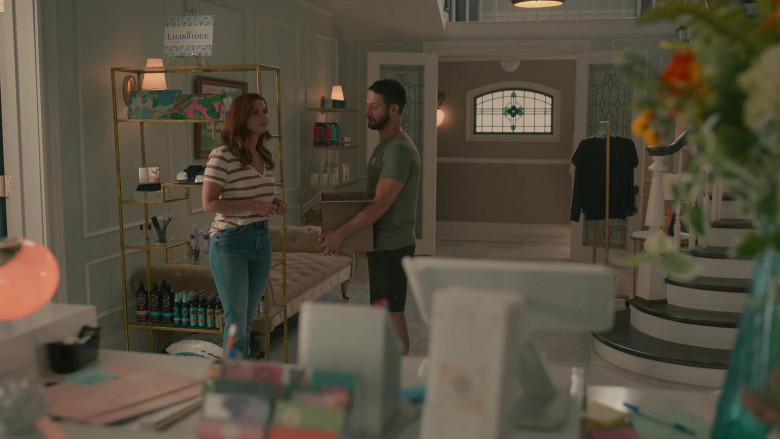 Lilibridge Bags and HASK Haircare & Skincare Beauty Products in Sweet Magnolias S03E01 "Meaning to Tell You" (2023) - 384563