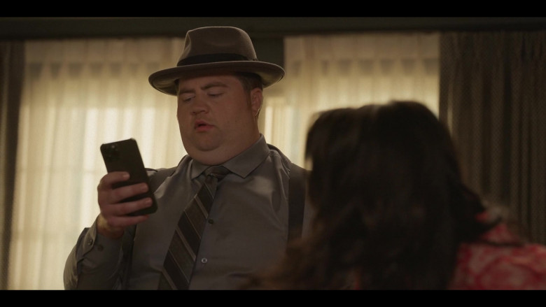 Apple iPhone Smartphone in The Afterparty S02E02 "Grace" (2023) - 383613