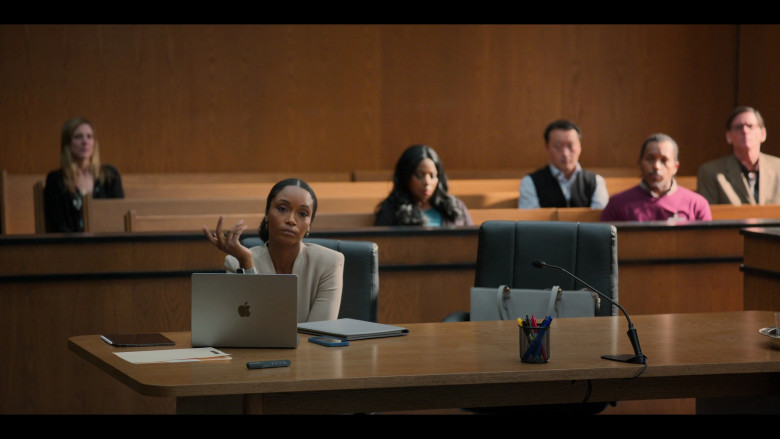 Apple MacBook Laptops in The Lincoln Lawyer S02E05 "Suspicious Minds" (2023) - 382561