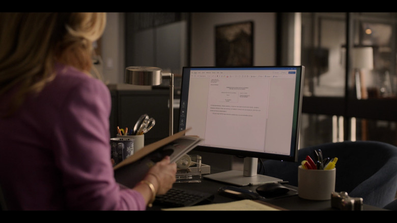 Dell PC Monitors in The Lincoln Lawyer S02E03 "Conflicts" (2023) - 382499