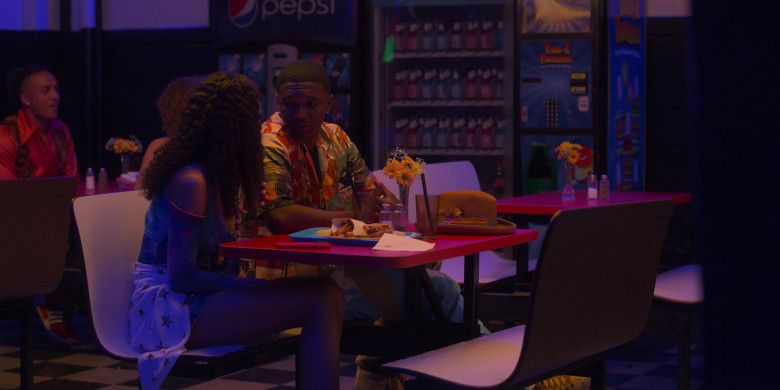 Pepsi Vending Machine in Swagger S02E06 "Jace + Crystal" (2023) - 386641