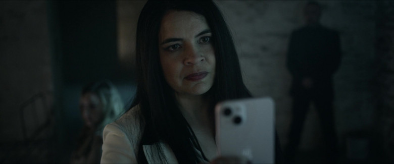Apple iPhone Smartphone Used by Actress in Tom Clancy's Jack Ryan S04E05 "Wukong" (2023) - 384004