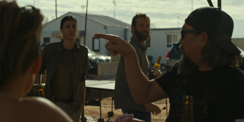 Budweiser Beer Bottles in Special Ops: Lioness S01E01 "Sacrificial Soldiers" (2023) - 385257