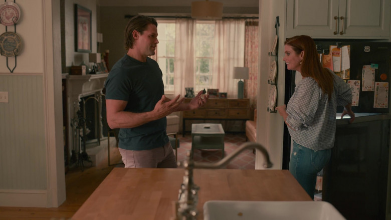 Samsung Refrigerator in Sweet Magnolias S03E05 "On This Foundation" (2023) - 384677