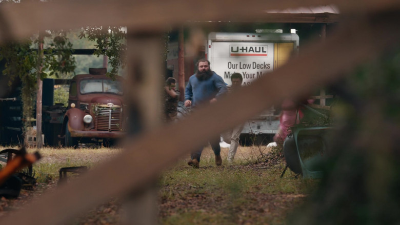 U-Haul Van in The Righteous Gemstones S03E07 "Burn for Burn, Wound for Wound, Stripe for Stripe" (2023) - 385420