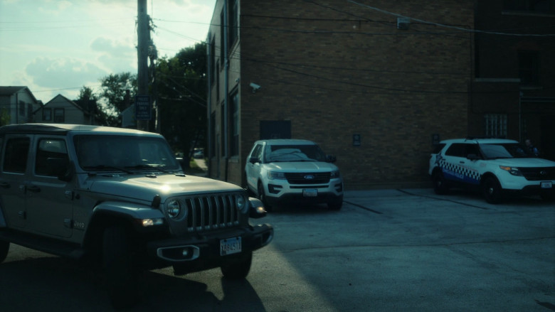 Jeep Wrangler Car in 61st Street S02E02 "Trust Me" (2023) - 383494