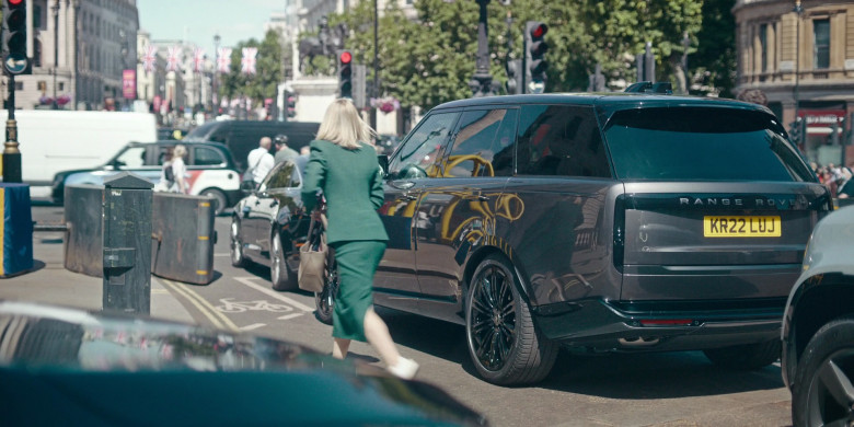 Land Rover Range Rover Car in Hijack S01E03 "Draw a Blank" (2023) - 382690