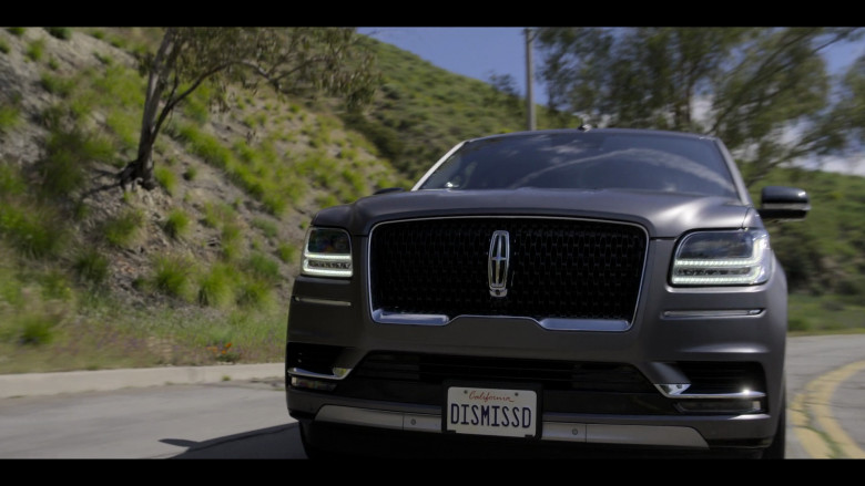 Lincoln Navigator Car of Manuel Garcia-Rulfo as Mickey Haller in The Lincoln Lawyer S02E01 "The Rules of Professional Conduct" (2023) - 382397