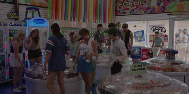 Dippin' Dots and Good Humor Ice Cream in The Summer I Turned Pretty S02E04 "Love Game" (2023) - 385191