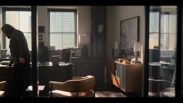 Dell Computer Monitors in The Lincoln Lawyer S02E04 "Discovery" (2023) - 382544