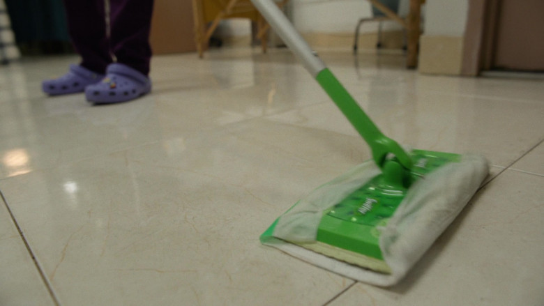 Swiffer in Full Circle S01E02 "Charger" (2023) - 383781