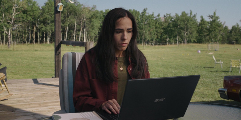 Acer Laptop in Joe Pickett S02E08 "A Call for Help" (2023) - 384348