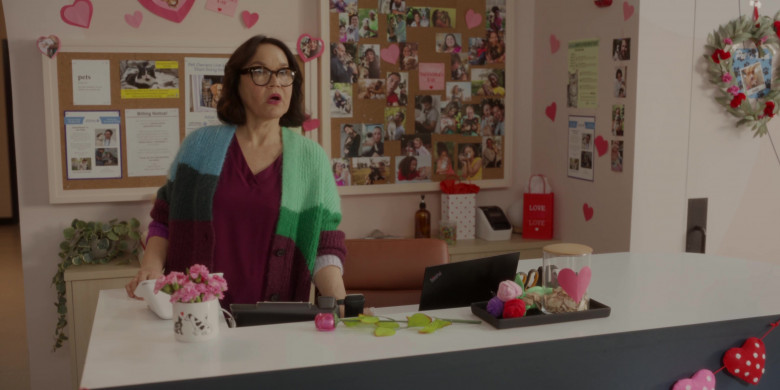 Lenovo Thinkpad Laptop in And Just Like That... S02E07 "February 14th" (2023) - 385696