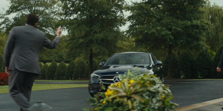 Mercedes-Benz C300 Car in Special Ops: Lioness S01E03 "Bruise Like a Fist" (2023) - 386553