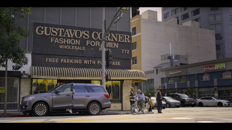 Lincoln Navigator Car in The Lincoln Lawyer S02E05 "Suspicious Minds" (2023) - 382583