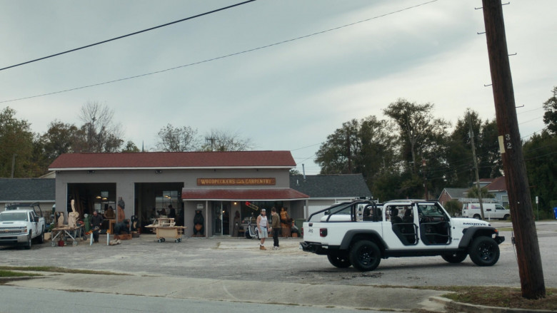 Jeep Gladiator Mojave White Car in The Righteous Gemstones S03E06 "For Out of the Heart Comes Evil Thoughts" (2023) - 384408
