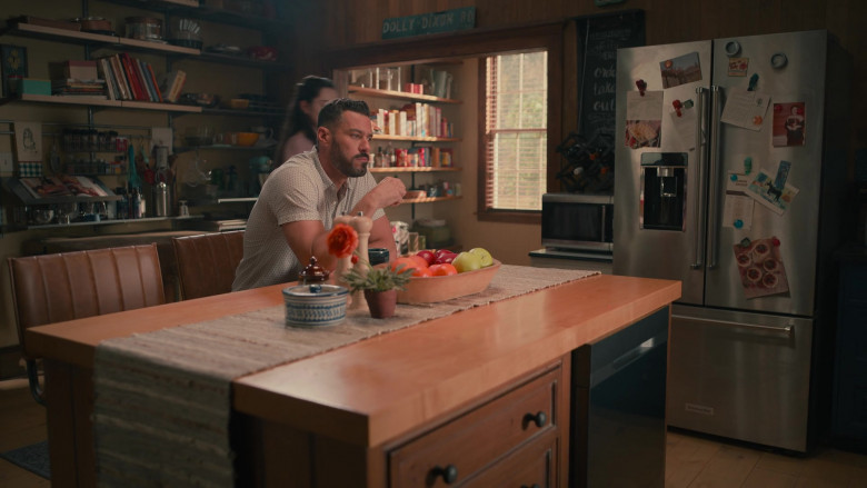 KitchenAid Refrigerator in Sweet Magnolias S03E02 "Meet Me Where I Am" (2023) - 384586