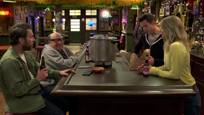 Pabst Blue Ribbon Beer Enjoyed by Danny DeVito as Frank Reynolds in It's Always Sunny in Philadelphia S16E08 "Dennis Takes a Mental Health Day" (2023) - 384977